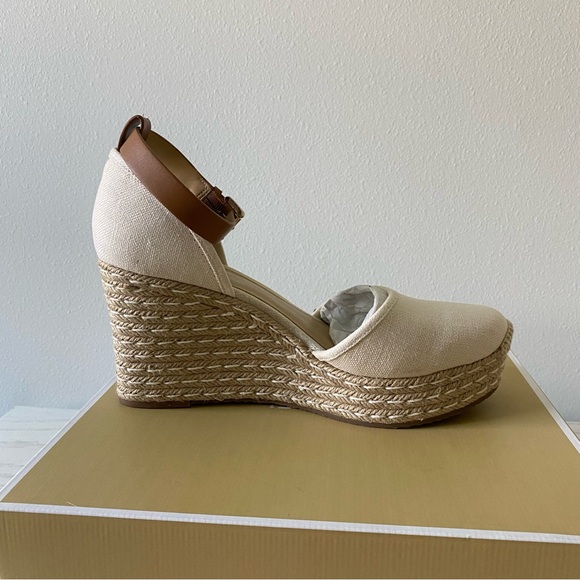 Michael Kors Kendrick Wedge Canvas Women’s Size 8 - Picture 8 of 11